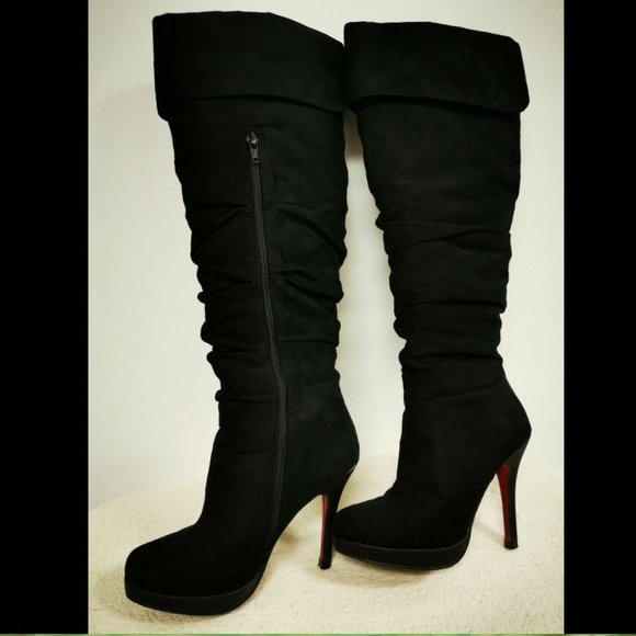 (Over) Knee High Suede Boots - Picture 2 of 5